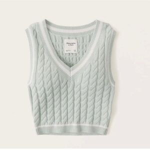 Abercrombie & Fitch Preppy Cable Knit V-neck Cropped Sweater Vest - Size S